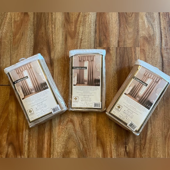 🔴NEW🔴, Curtains, Lorraine Home, Two (2) Panels, One (1) Scalloped Beaded Valance - Picture 5 of 5